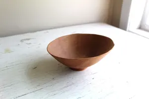 Cuenco de madera tallado a mano para servir alimentos saludables y alimentos con un acabado suave seguro disponible a granel - Product Image 2