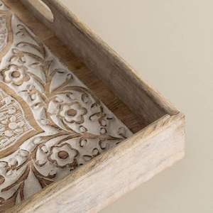 Plateau de service en bois fabriqué à la main écologique de luxe au design unique avec poignées ergonomiques et taille personnalisée pour un service sans effort - Product Image 4