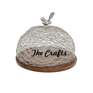 Assiette de service en bois avec dôme en fil métallique Taille et forme personnalisées Assiette à dessert avec dôme à bas prix - Product Image 1