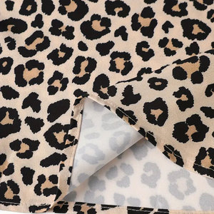 Nueva moda impresa verano hombres 2 piezas conjunto corto nuevo diseño Casual desgaste algodón transpirable impreso hombres pantalones cortos conjunto - Product Image 5