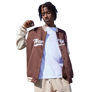 Veste universitaire universitaire personnalisée pour hommes, veste de baseball Letterman en laine à manches en cuir PU avec patchs brodés - Product Image 1