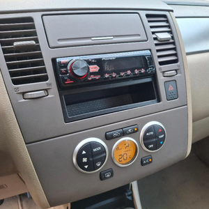 Nissan Sedán 2009 Blanco Automático Gasolina 5 Plazas Faros Halógenos Neumáticos R16 Volante a la Izquierda Emisión Euro IV - Product Image 6