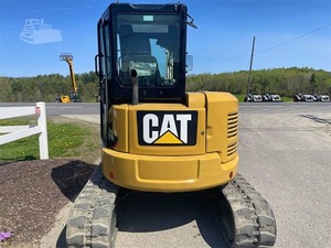Mini-excavatrice CAT EXCAVATOR, équipement de construction de qualité supérieure, livraison rapide disponible, moteur diesel 62 CV, 4 roues motrices, bon prix - Product Image 2