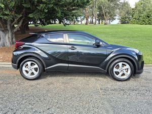 Voitures d'occasion en bon état, <span class=keywords><strong>Toyota</strong></span> <span class=keywords><strong>C</strong></span>-<span class=keywords><strong>HR</strong></span> 1.8 <span class=keywords><strong>Hybrid</strong></span> S LED Package 5 portes SUV <span class=keywords><strong>2018</strong></span>, prête à être expédiée - Product Image 6
