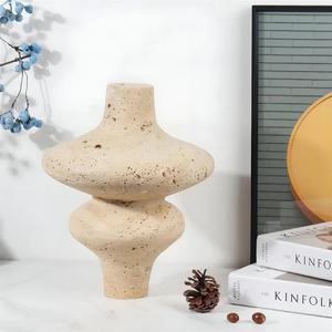 Vase Sculptural en Pierre de Travertin Artistique Design Texturé Moderne Fait à la Main Durable Accent pour la Décoration Intérieure de Luxe - Product Image 3