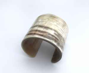 กำไลแฟชั่นลายเขาควายพร้อมไข่มุกสำหรับใส่ต้อนรับและให้ของขวัญดีไซน์ล่าสุด - Product Image 3