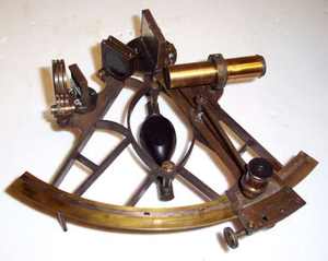 Sextant de bateau en laiton de qualité supérieure Sextant allemand avec boîte en bois dur Sextant en laiton fait à la main pour la décoration de l'hôtel à la maison en basse quantité minimale de commande - Product Image 3