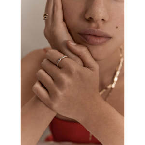 Anillo Solis de Cinco Diamantes con Diseño Acanalado - Product Image 2
