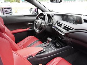 2022 L-e-x-u-s U X Hybrid 250h F Sport AWD faible kilométrage et prix abordable en stock prêt pour l'expédition - Product Image 5