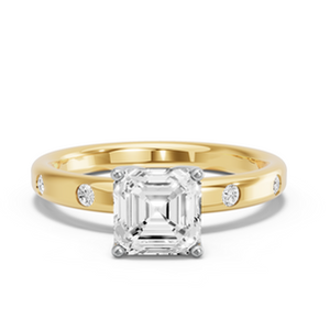 Anillo con Diamante Corte Asscher y Banda Decorativa Elegante - Product Image 1