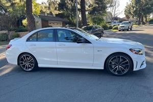 Mercedes-AMG C43 Sedán 2019 usado de primera calidad ~28,000 millas, motor V6 biturbo de 385 hp - Product Image 2