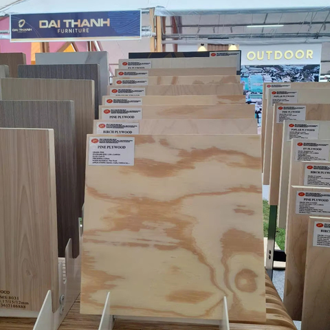 Eco-Friendly 9-18mm Pine Plywood Rubber Core E0 First Class Faced Shuttering for Living Room Kitchen Furniture Construction Biz