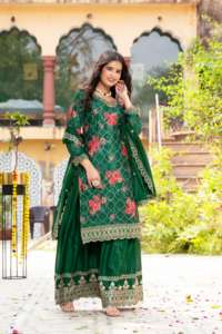 Costume de palazzo élégant avec long Kurti et Dupatta brodé, idéal pour les réceptions traditionnelles et les fiançailles à vendre - Product Image 6