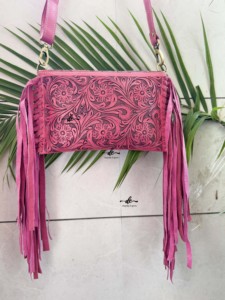 Vente en gros de sacs à main personnalisés usinés à franges sac à bandoulière en cuir véritable sculpté à la main de couleur rose sacs à bandoulière de style occidental - Product Image 4
