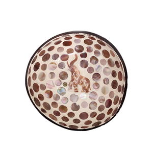 Tazón de Servir de Coco Natural con Incrustaciones de Nácar Hecho a Mano, 5 Pulgadas de Diámetro, para Frutas, Ensaladas, Aperitivos, de Vietnam - Product Image 1