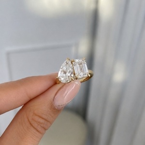 แหวนแต่งงาน Toi Et Moi Pear & Emerald Diamond ประดับเพชรและมรกต ชุบทองคำชมพู แหวนหมั้นผู้หญิง ดีไซน์หรูหรา แหวนขอแต่งงานประดับโมอิสซาไนต์ - Product Image 4