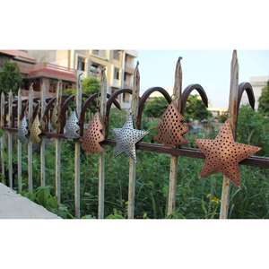 Juego de 100 Piezas de Adornos Navideños de Metal Reciclado, Decoraciones para Árbol de Navidad Cortadas con Láser, Adornos Festivos Únicos para Oficina - Product Image 5