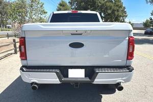 MÁS VENDIDO 2022 Ford F-150 XLT 4x4 SuperCrew Paquete Black Ops, Motor V8 de 5.0 Litros, Tracción en las Cuatro Ruedas - Product Image 6