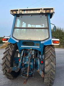 Tractor Ford 5610 Original de 70 CV para Motor de Alta Productividad, Muy Limpio, con Componentes Esenciales como Bomba y Caja de Cambios - Product Image 5