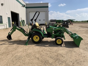 Tracteur John Deere 2026 2025R 70HP 4x4 à transmission par engrenages avec moteur + chargeur + pelle rétrocaveuse (multifonctionnel) - Product Image 3