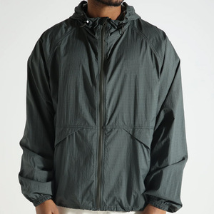 Veste à fermeture éclair imperméable en polyester personnalisée OEM Vestes coupe-vent de camping zippées en nylon vintage rétro pour sports d'extérieur pour hommes - Product Image 1