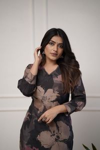 Kurti Pant de Algodón de Diseño Moderno con Estampado, Calidad de Exportación India, Compra en Línea, Fabricante de Moda Femenina de la India en Venta - Product Image 4