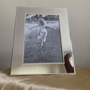 Bold Aluminum Photo <b>Frame</b> with Customized Color/Size/Logo <b>for</b> Eco-friendly Finish <b>for</b> Modern Home Decor & Wall <b>Mount</b> - Product Image 4