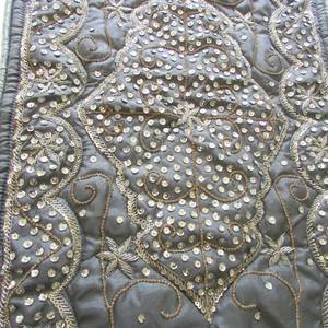 Napperon perlé Chargeur rond fait à la main pour salle à manger de luxe et décor de vacances Pièce unique perlé à la main, napperon, pendaison de crémaillère - Product Image 6