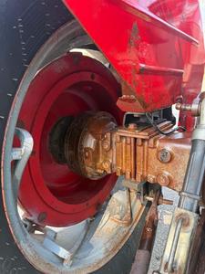 รถแทรกเตอร์มือสอง Massey Ferguson MF 165 ขับเคลื่อน 4 ล้อ 65 แรงม้า เกียร์ธรรมดา พร้อมปั๊ม สำหรับใช้งานในฟาร์ม มีสินค้าพร้อมส่ง จัดส่งรวดเร็ว - Product Image 2