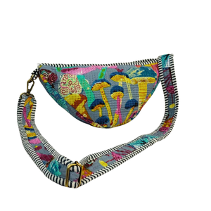 Whimsical Block Print Mushroom Crossbody Bag-Bolso de algodón hecho a mano - Product Image 3