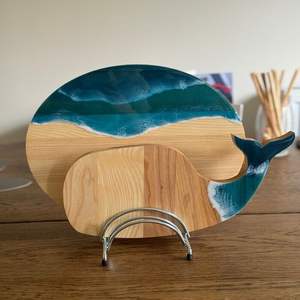 Planche à découper en résine faite à la main avec de superbes tons de couleurs côtières, parfaite pour les restaurants de chefs et les cuisines élégantes de la maison - Product Image 5