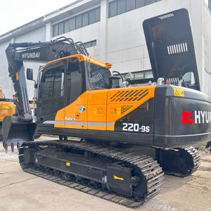 รถขุดมือสอง 22 ตัน อุปกรณ์ก่อสร้าง รถขุดตีนตะขาบมือสอง รถขุด Hyundai R220LC-9S - Product Image 1