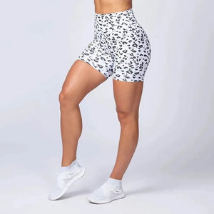 Shorts respirants de couleur unie pour femmes de meilleure qualité, avec sublimation, shorts de gym personnalisés pour femmes - Product Image 4