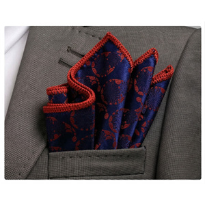 Pañuelo de bolsillo tejido a mano con borde de paisley rojo marino para traje de blazer con cinturones de punto exclusivos. Categoría de producto. - Product Image 1