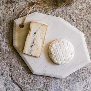 Planche à fromage en marbre design élégant idéal pour les événements de restauration haut de gamme occasions festives et décoration de cuisine contemporaine - Product Image 2