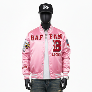 เสื้อแจ็คเก็ตผู้ชายคุณภาพสูง ผ้าซาตินเนื้อเรียบ โพลีเอสเตอร์ซาตินสีชมพู สไตล์วาร์ซิตี้ แต่งแถบยางยืด ปักโลโก้ตามสั่ง สำหรับผู้ชาย - Product Image 1