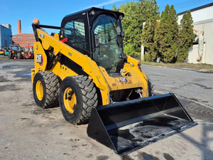 รถตักล้อยางดีเซลขนาดเล็ก รุ่น Cat 272D3 ปี 2022 พร้อมบุ้งกี๋หน้า สำหรับงานก่อสร้างและขนย้ายวัสดุ - Product Image 2