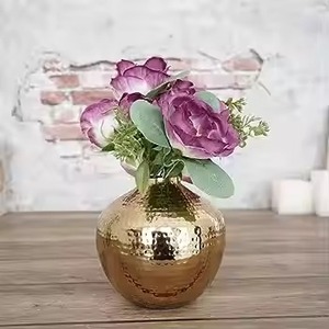 Vase à fleurs côtier artisanal H.M.A avec structure en fer, décoration dorée, résistant à la rouille, trou de drainage - Mariage et Pâques - Product Image 5