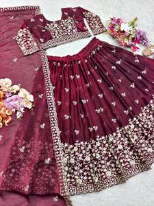 Presentamos una nueva colección totalmente cosida Pure Fendy Silk Lehenga Choli & Dupatta Set - Product Image 4