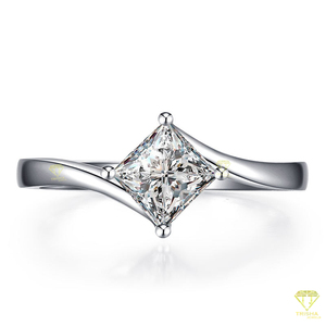 Anillo de compromiso de moissanita de corte princesa personalizado, joyería de boda solitaria clásica para mujer en plata de ley - Product Image 2
