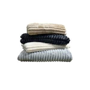 Manta doble a rayas Wellsoft, hinchada y cómoda, categoría de producto - Product Image 1