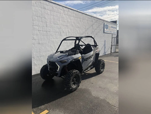 Listo para enviar: RZR Trail S 1000 Premium 2023, color Gris Fantasma - Product Image 2