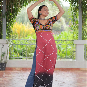 Vestido largo Kurti de seda elegante para mujer de diseñador indio y paquistaní para ropa de fiesta Navratri espejo trabajo encaje borde elegante - Product Image 2