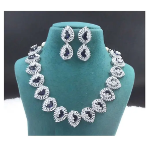 Parure de bijoux de mariée plaquée or abordable avec boucles d'oreilles Qualité de luxe pour mariage et fête d'Inde - Product Image 1