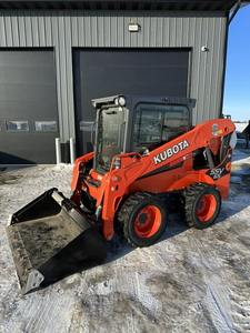Chargeuse compacte de qualité utilisée Kubota SSV65 Skid Steer Loader Machine de construction robuste disponible en stock - Product Image 3