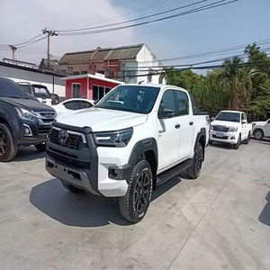 Hilux 2024 USADO, Volante a la Izquierda, Asientos de Cuero, Cámara Trasera, Pantalla Táctil, Faros de Xenón, 1-25000 Millas, Euro IV, 5 Plazas - Product Image 1