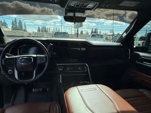 GMC SIERRA 3500 DENALI ULTIMATE 2024, 6.6 DURAMAX DIÉSEL, 4X4, COGNITO, KIT DE NIVELACIÓN ELITE DE 3 PULGADAS, FOX 2.5 ELITE PERFORMANCE, CUERO - Product Image 3