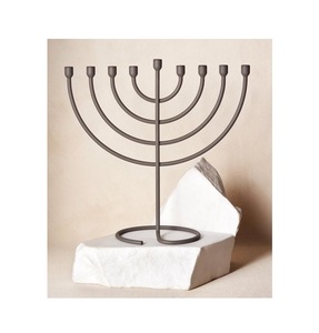Personalizado al por mayor de metal dorado decorativo Menorah romántico luz de las velas cena accesorios moderno candelabro titular decoración de la Mesa - Product Image 2