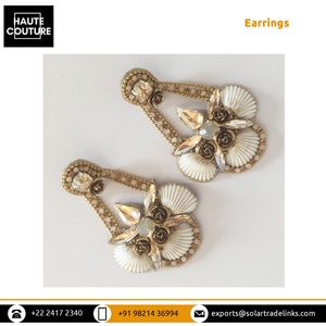 Boucles d'oreilles de fête 7cm, coquillages brodés à la main et fleurs en métal doré pour femmes filles du vendeur indien - Product Image 4