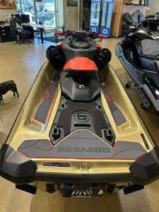 2025 BRP Premium Sea-Doo RXP-X 325 Tech IBR Moto Acuática de Aluminio de 2 Tiempos y 4 Cilindros con 3 Asientos, 226-300hp, Envío Inmediato - Product Image 3